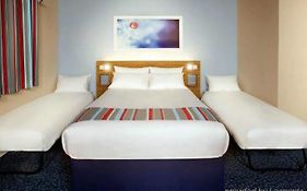 Travelodge Central Waterloo Place Hotel
