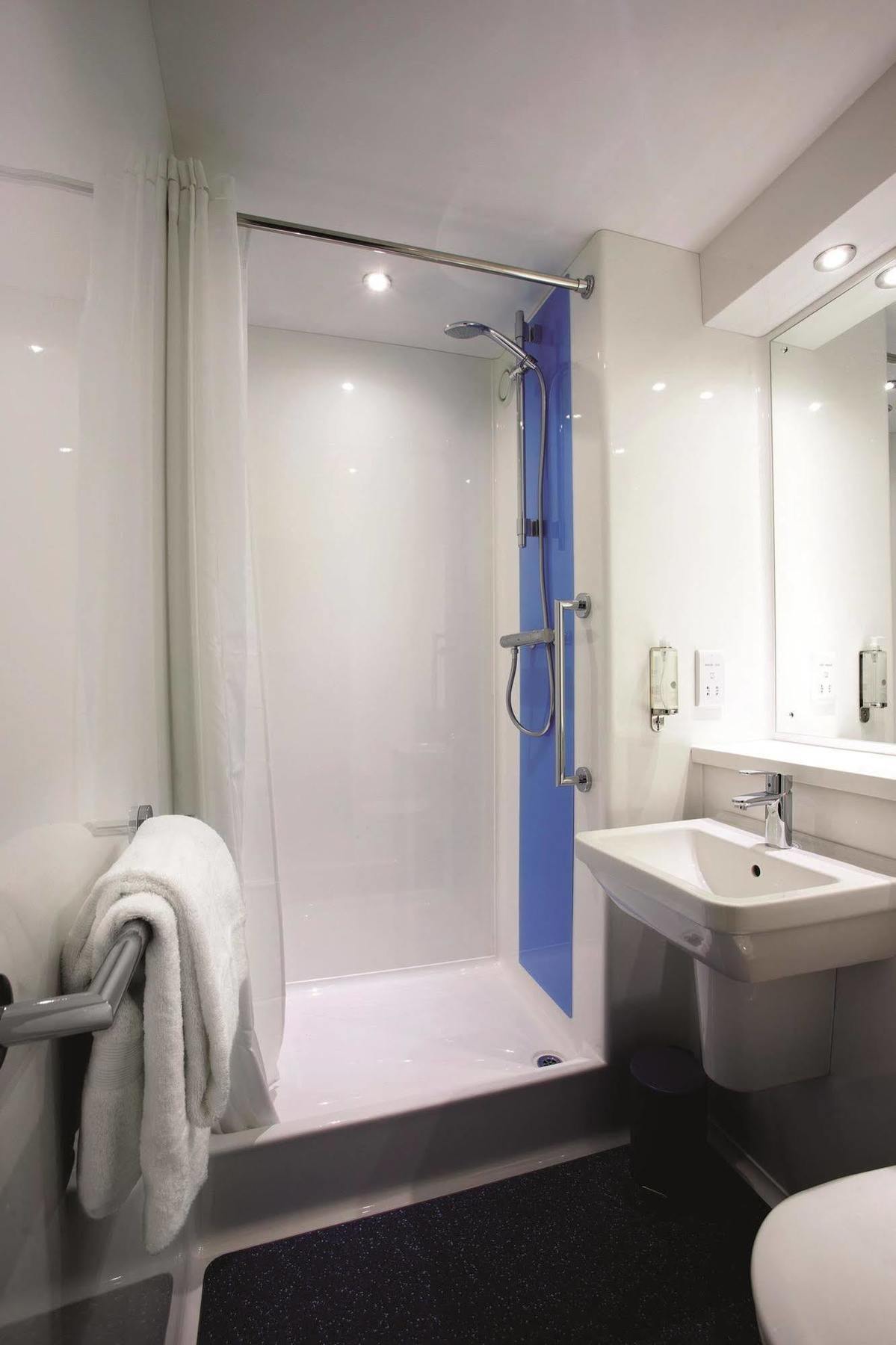 Travelodge Edinburgh Central Waterloo Place Esterno foto